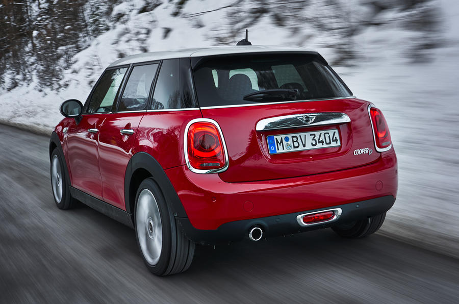 mini-5dr-hatch-cooper-d-dct-rear